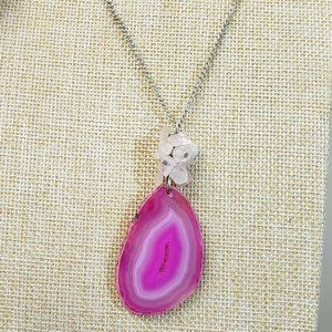 Stephan & Co, NWT, Pink raw slice agave long silver pendant necklace